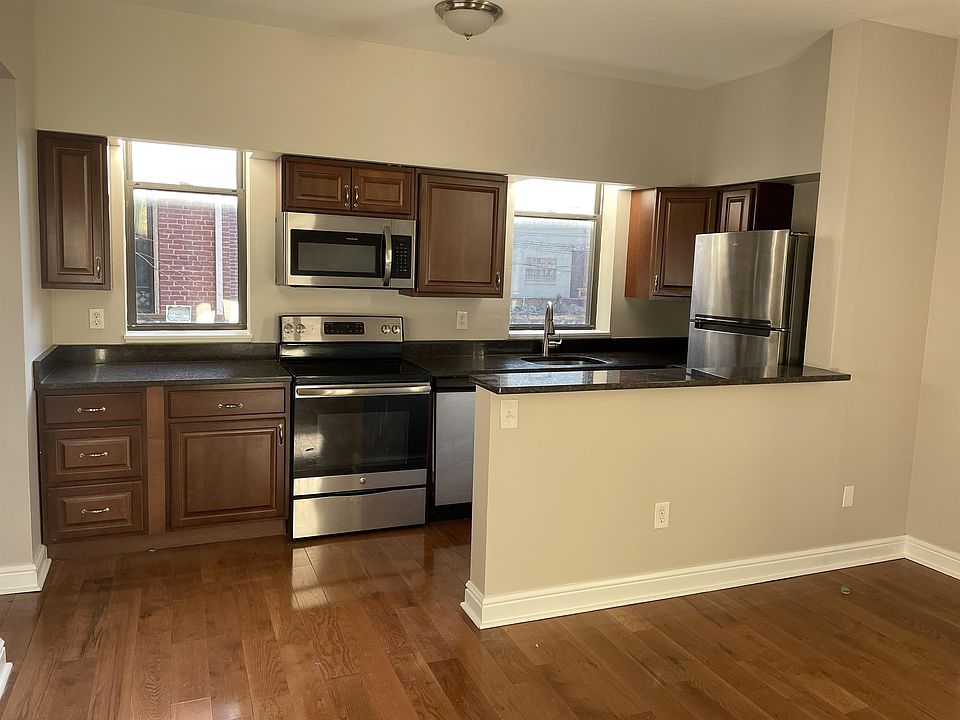 914 Western Avenue Wt 914 2 Apartments Pittsburgh Pa Zillow