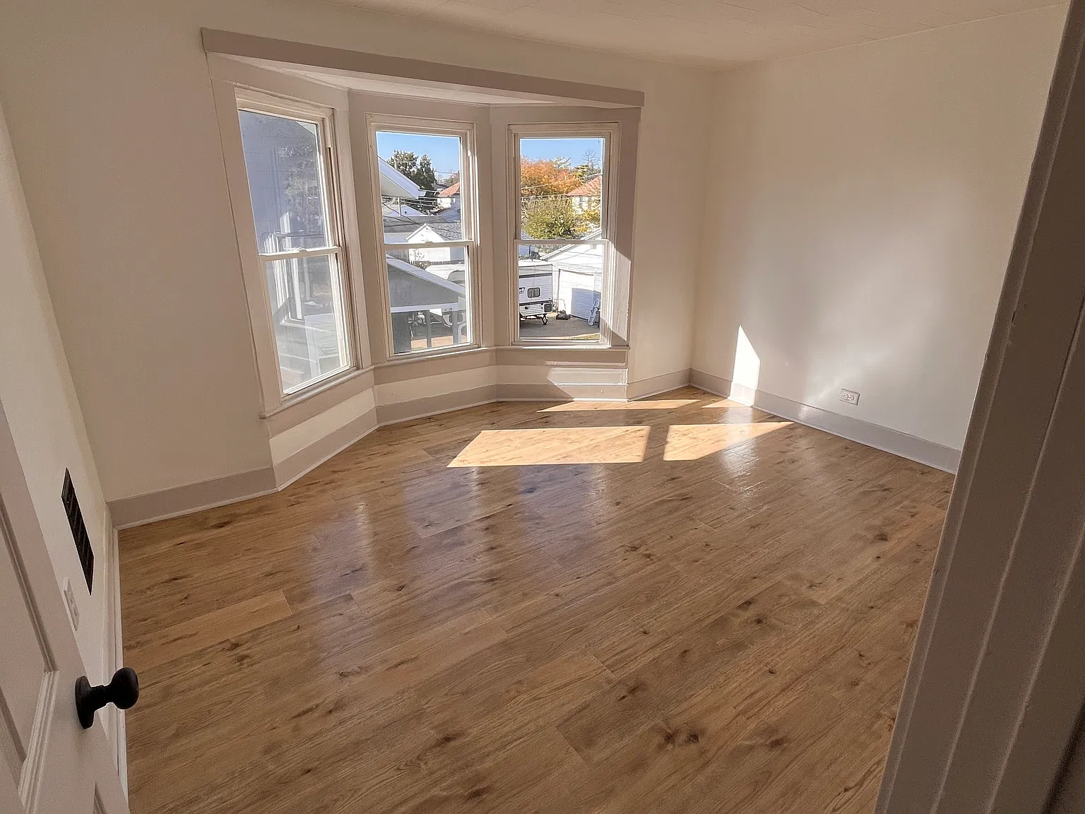 2 bed, $1,050 — Photo 1