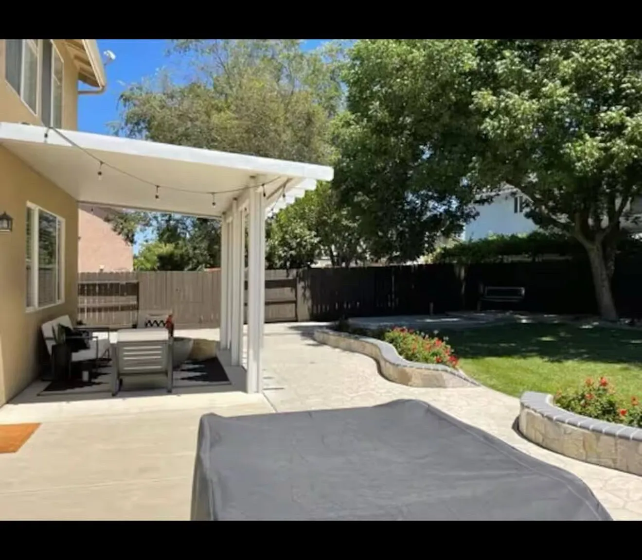 5 bed, 2252 sqft, $5,000 — Photo 1