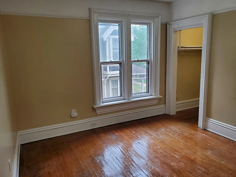 140 College Ave NE #4 — Photo 8