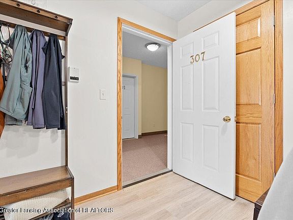 5th image of 307 Carom Cir