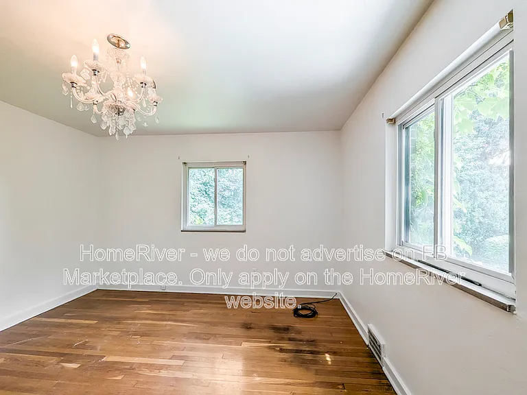 383 Broadmoor Ave — Photo 6