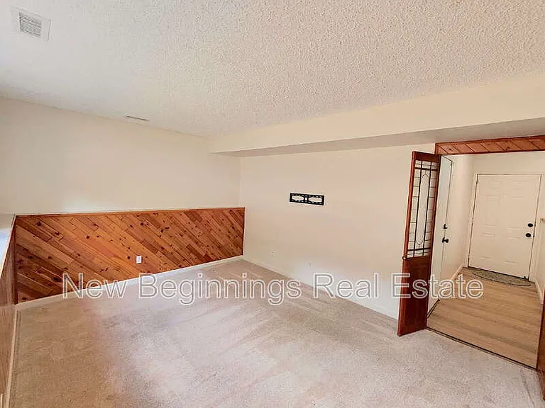 5560 Montgomery Ter — Photo 11