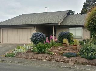 1813 Woodstock Cres NW, Salem, OR 97304