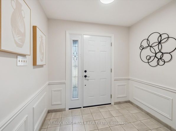 30 Elkwood Dr #E10, Toronto, ON M1C 2C1