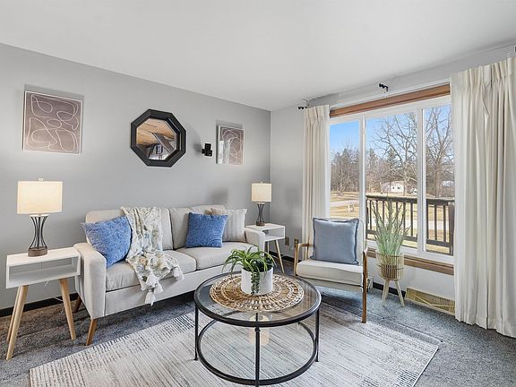 3rd image of 711 Castello St