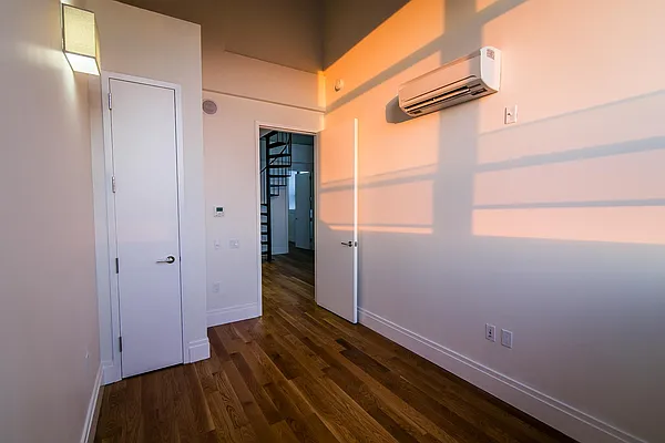 Rented by Nooklyn NYC LLC | media 107