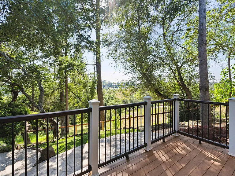 3680 Crown Hill Dr — Photo 26