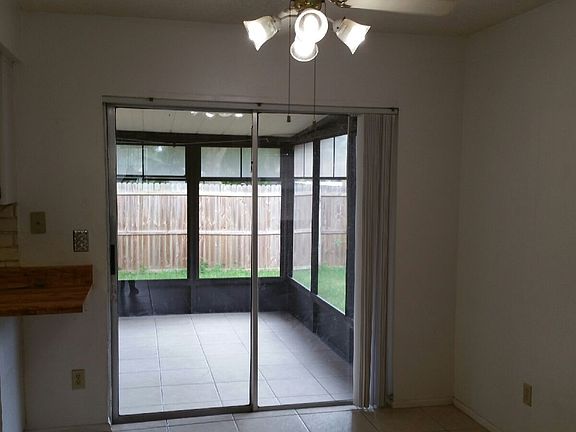 3rd image of 435 Tangerine Dr