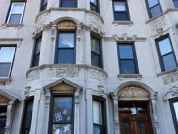 2nd image of 28 Prospect Park SW APT 3