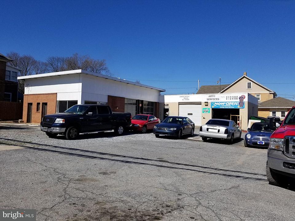 2nd image of 405 Spruce St
