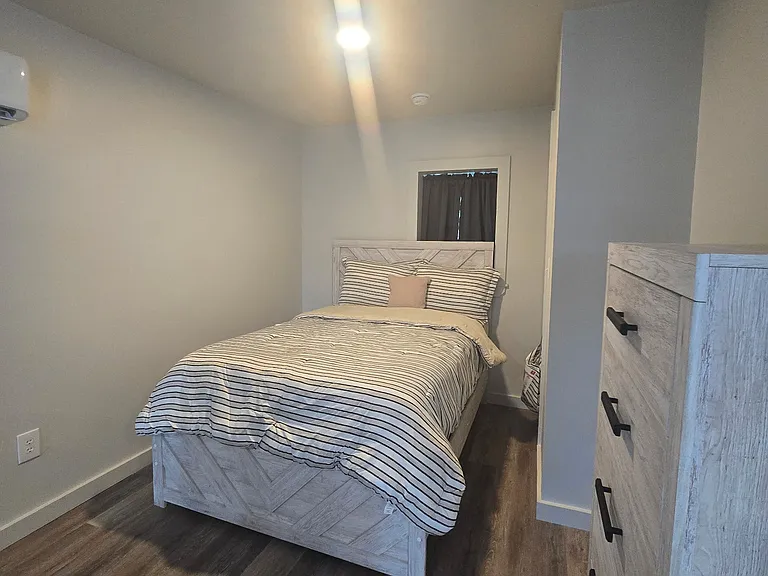 600 Seborn Ave — Photo 6