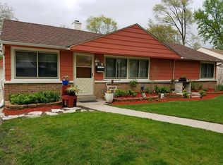 1992 Welwyn Ave, Des Plaines, IL 60018