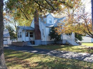 39 Villa Ave, Moorestown, NJ 08057