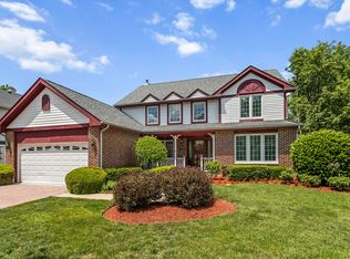 190 Southgate Dr, Vernon Hills, IL 60061