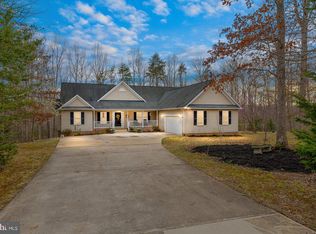 8356 Forest Grove Ct, Locust Grove, VA 22508