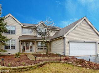720 Foxmoor Ln, Lake Zurich, IL 60047
