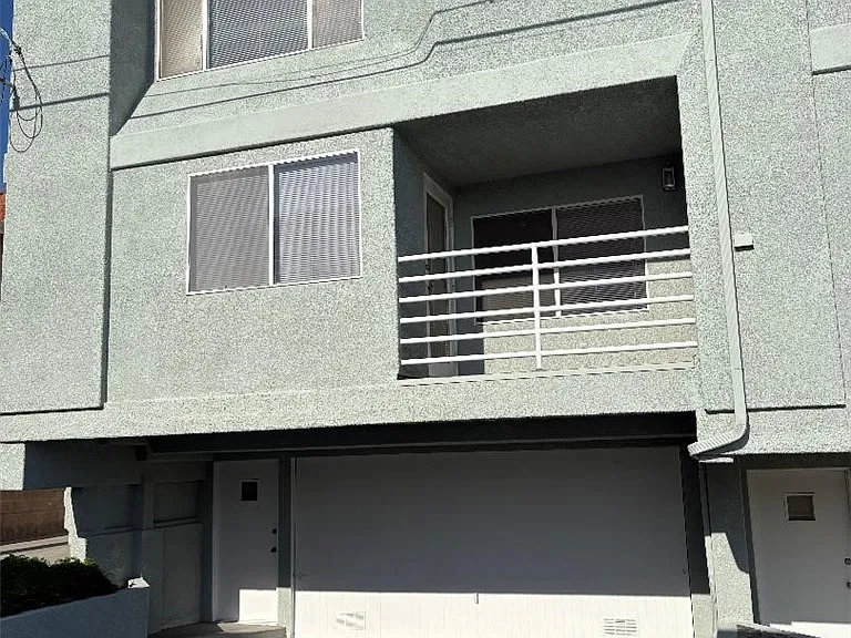 976 W Hamilton Ave #3 — Photo 2