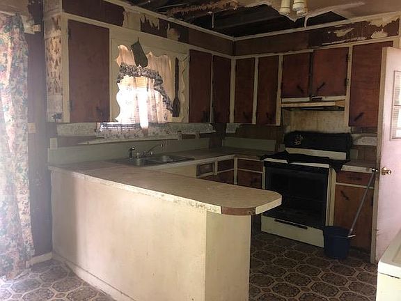 2nd image of 318 Southmoor Dr