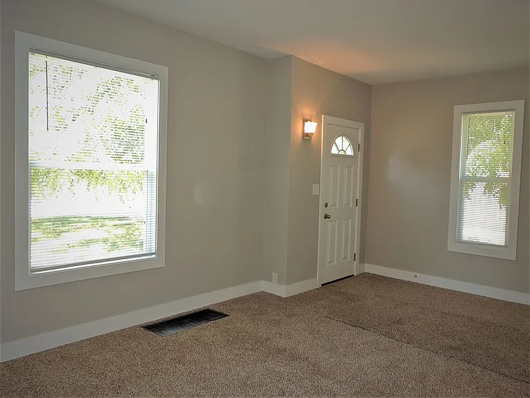 1106 Titus Ave — Photo 2