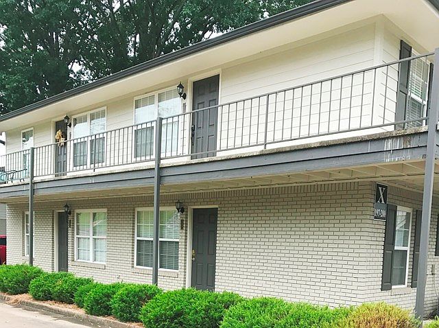 1st image of 1802 Jackson Ave W APT 197