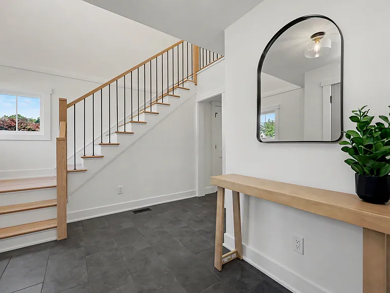 91 Lockwood Rd — Photo 1