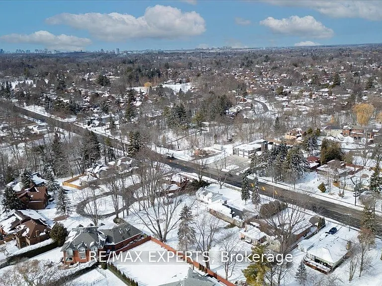 5323 Lawrence Ave E — Photo 10