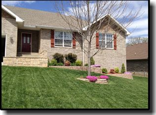 843 E Country Ridge St, Nixa, MO 65714