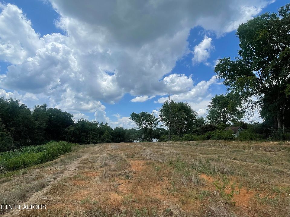 2nd image of Russell Cir