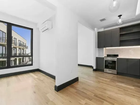 1134 Fulton Street image 4 of 13