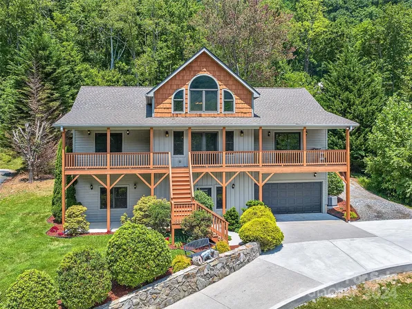 17 Constitution Ave, Waynesville, NC 28785