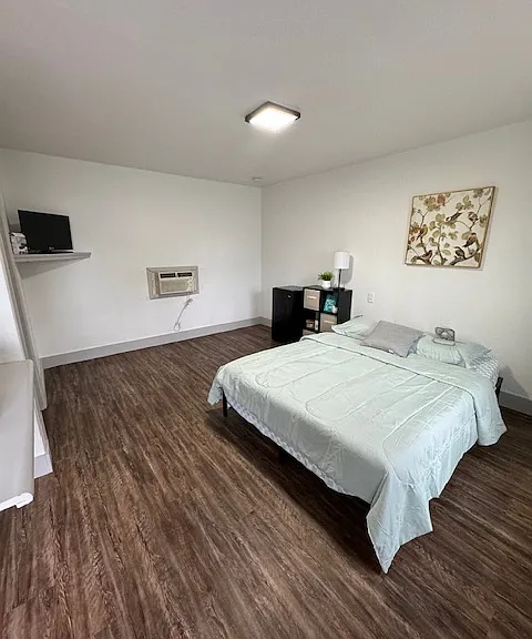 934 E Main St #1 — Photo 5