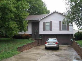 2200 N Gaines Dr, Clinton, MO 64735