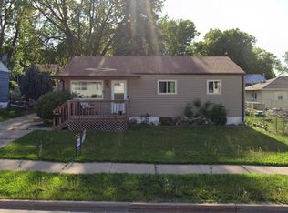905 S Bahnson Ave, Sioux Falls, SD 57103