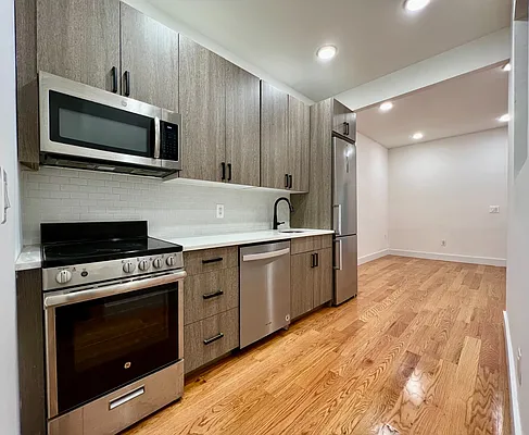 Rented by Zjama Realty Corp | media 6