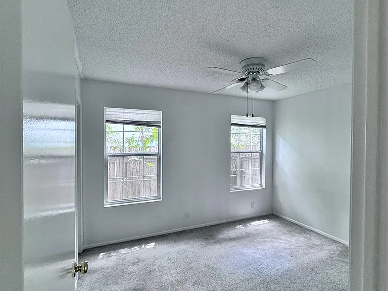 3709 Tom Green St #B — Photo 8