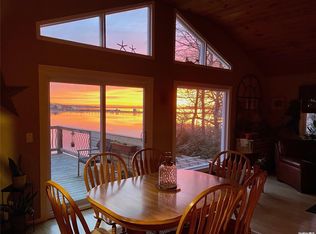 3 Rowley Ln, Center Moriches, NY 11934