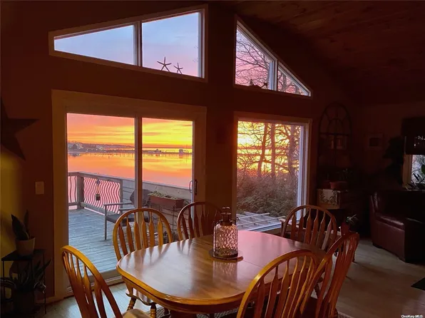 3 Rowley Lane, Center Moriches, NY 11934