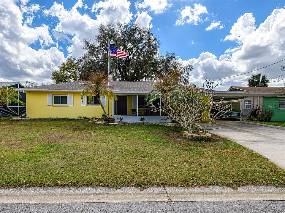 907 Hillside Ter