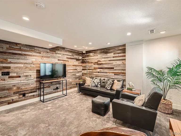 8031 E Bayaud Ave — Photo 31