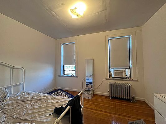 3rd image of 2127 27th St #D22