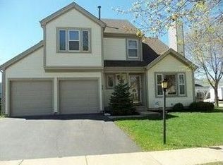 24 Jackson Ln, Streamwood, IL