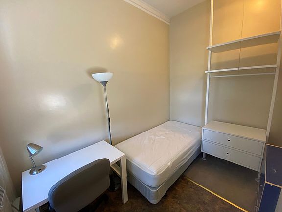 FL1 - Back Bedroom (#2)