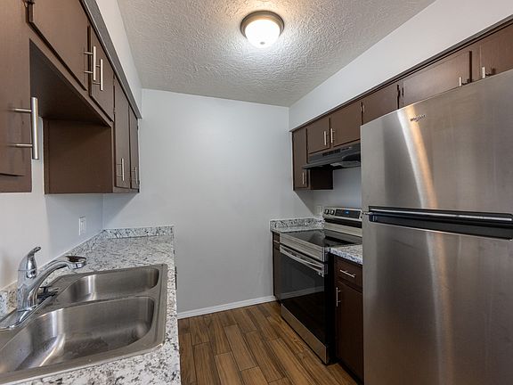 3rd image of 309 Whispering Sands Ct SE #4