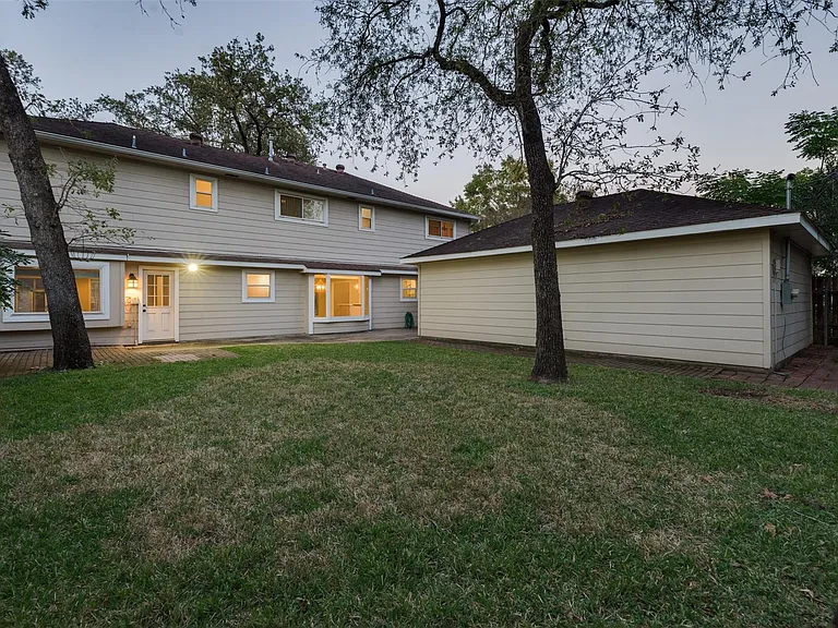 15203 Camelback Ct — Photo 27