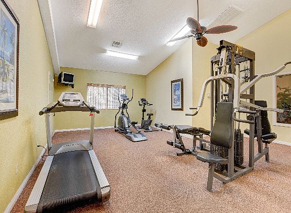 3940 Algonquin Dr 006