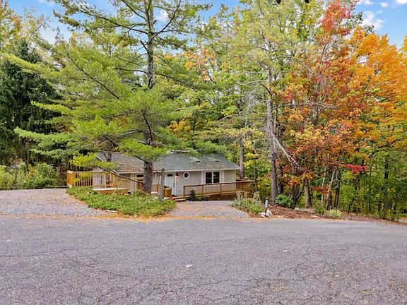 2nd image of 209 Fairfax Ct