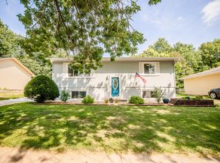 811 Timber Ln, Glenwood, IA 51534