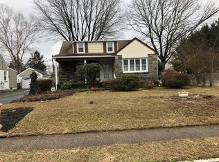 483 Thatcher Rd, Springfield, PA 19064