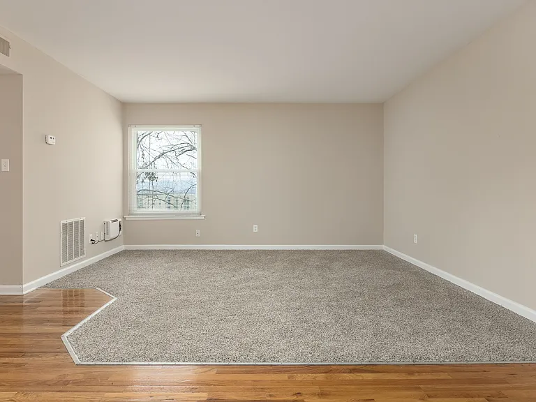 City View Apartments — Photo 9